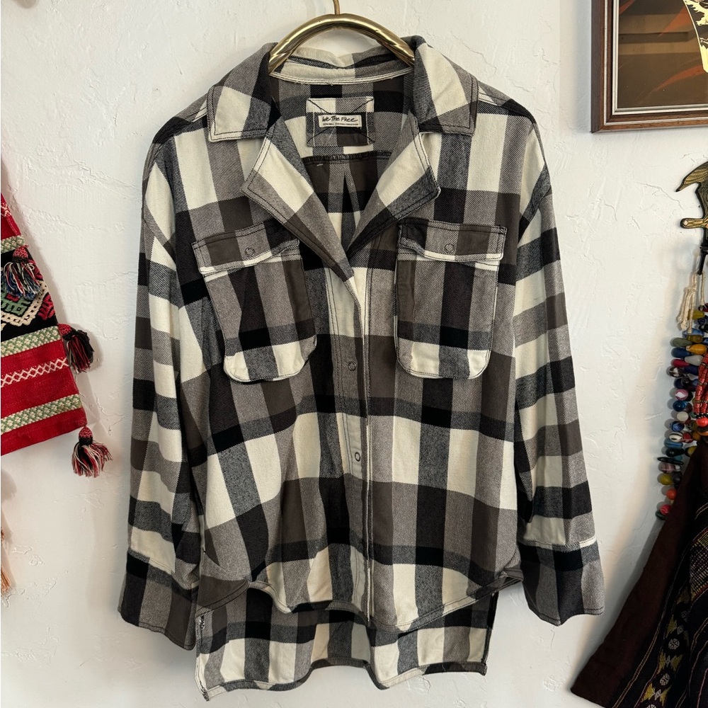 NWOT FREE PEOPLE IZZY CARGO SHIRT XS BLACK CREAM GRAY SNAP BUTTONS FLANNEL